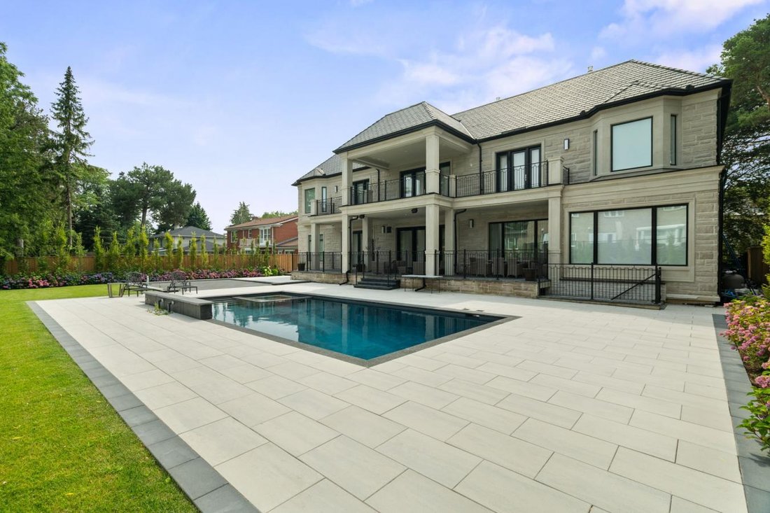 House in Toronto, Ontario, Canada 2 - 17926688