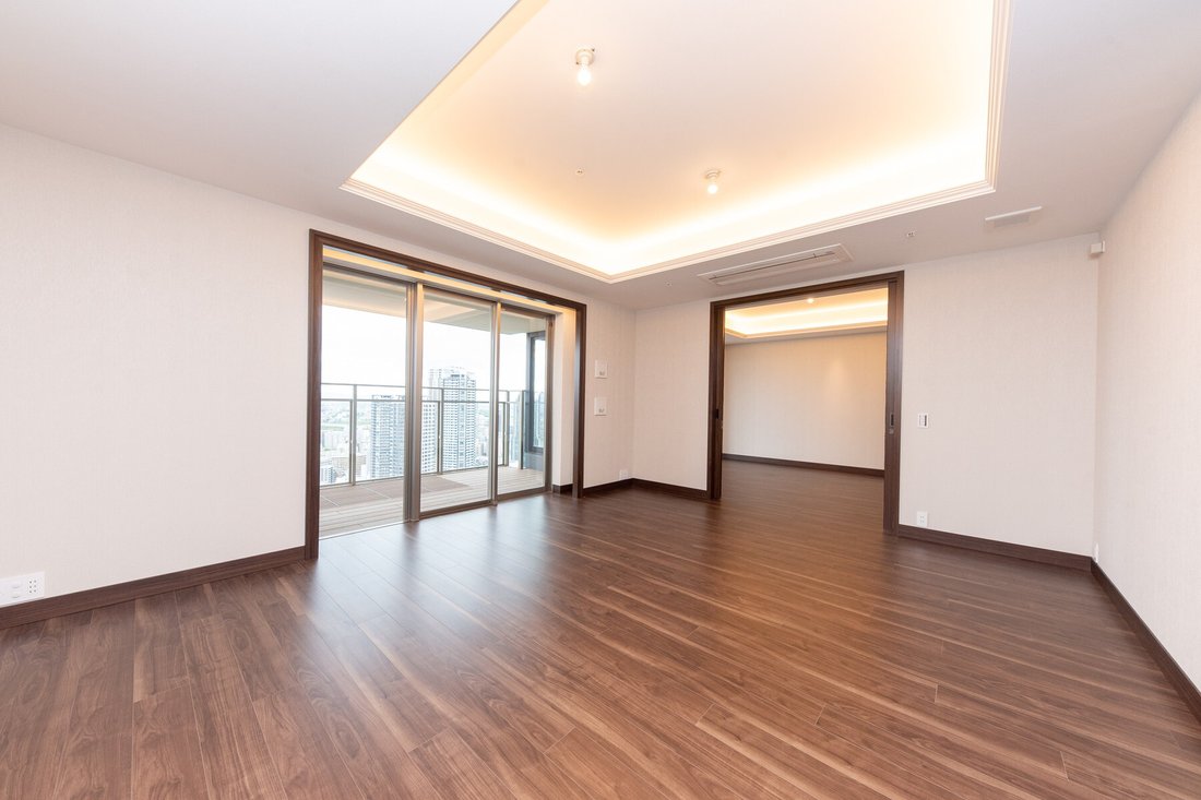 Condo in Osaka, Osaka, Japan 2 - 17926753