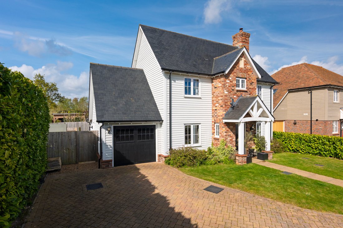 House in Canterbury, England 3 - 17927372