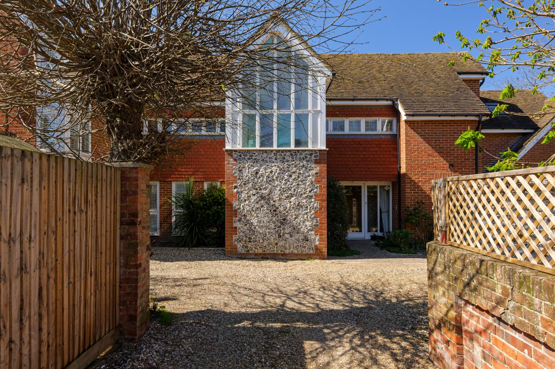 House in Faversham, England 5 - 17927271