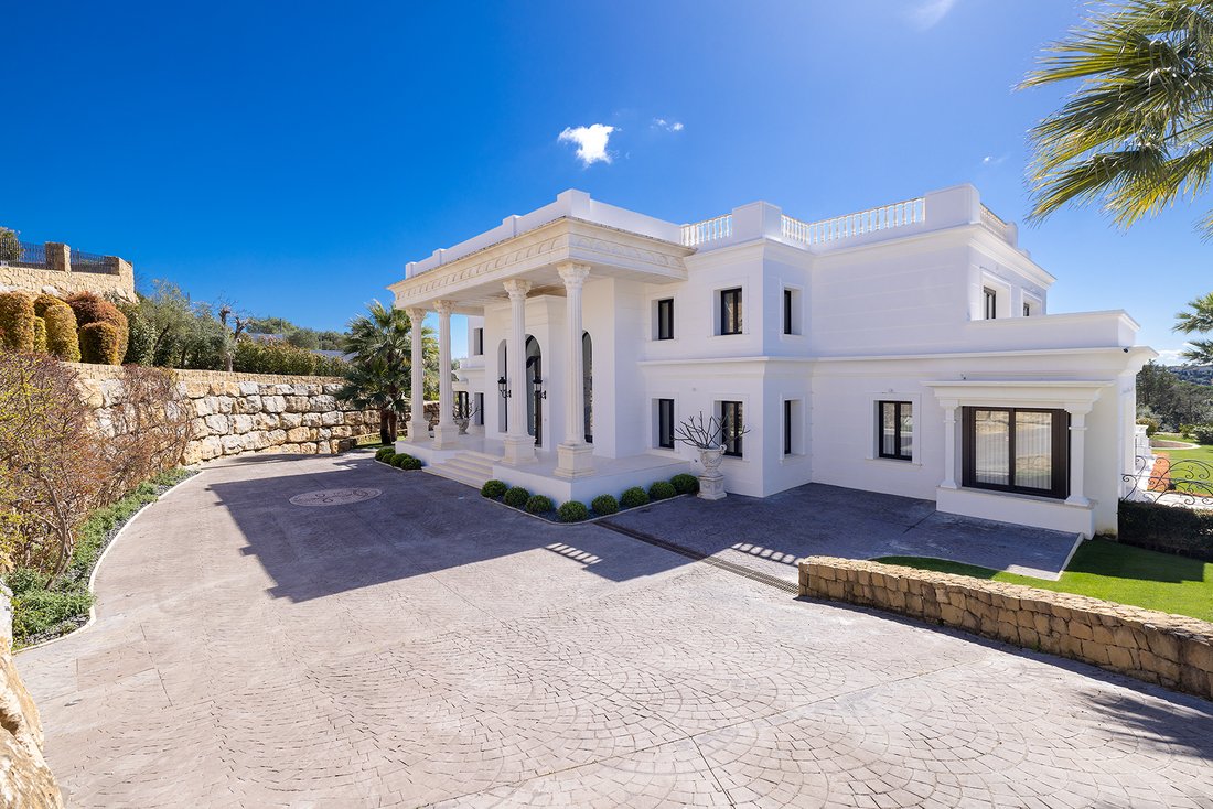 Villa in Sotogrande, San Roque, Andalusia 2 - 17927068