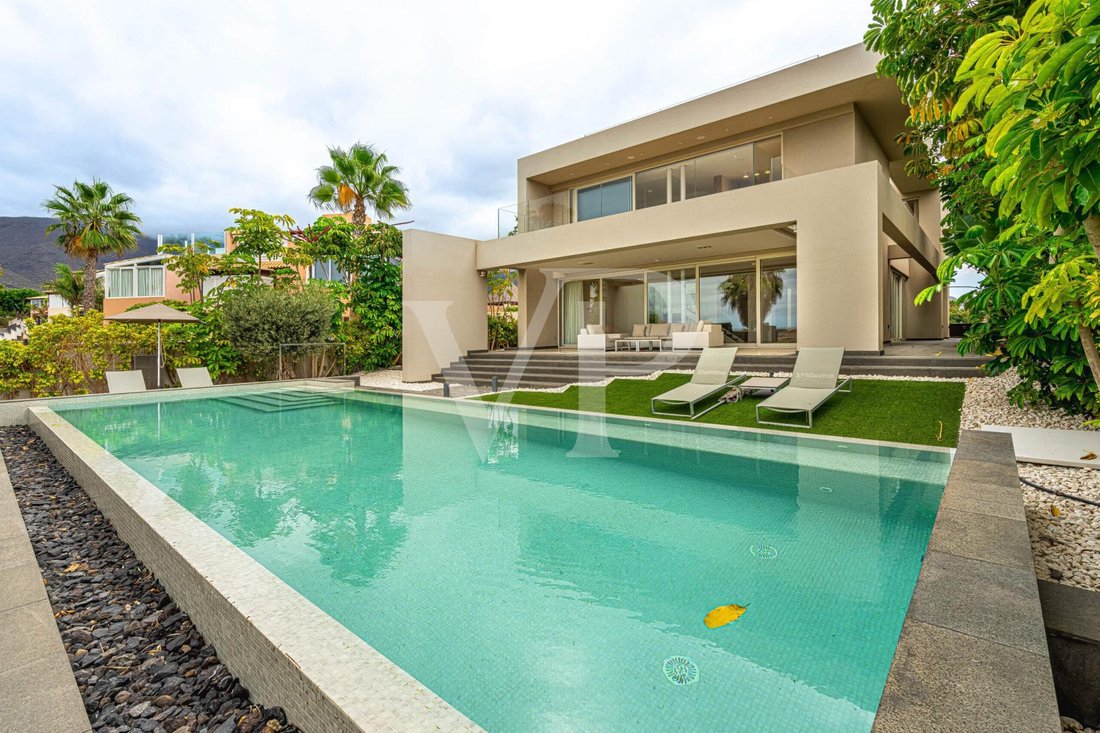 Villa in La Caleta, Adeje, Canary Islands 2 - 17927393