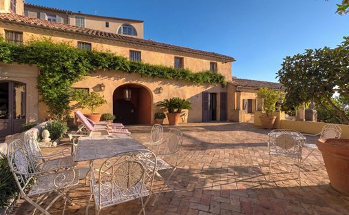 Villa in Centre-Haut de Cagnes, Cagnes-sur-Mer, France 1