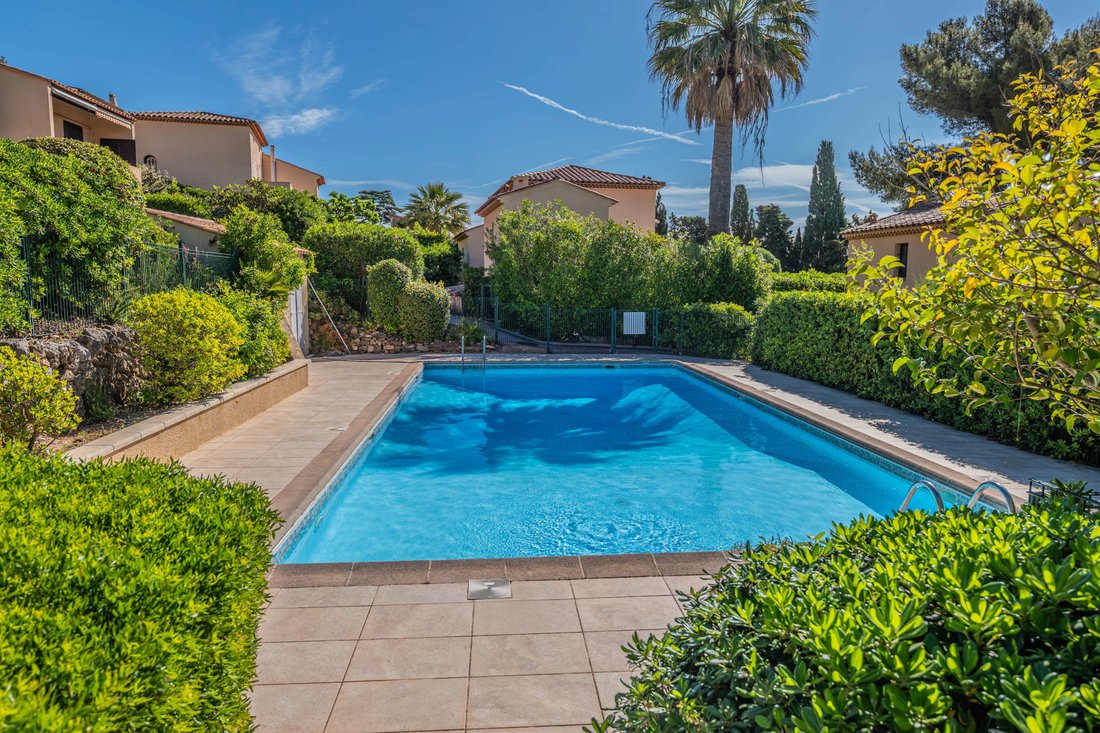 House in Nartelle-Noyer-Bellevue-bd des Sardinaux, Sainte-Maxime, France 2 - 17926823