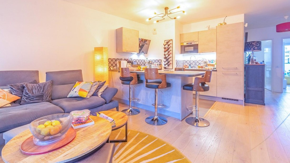 Apartment in Espaces Jeunes, Issy-les-Moulineaux, France 2 - 17927798