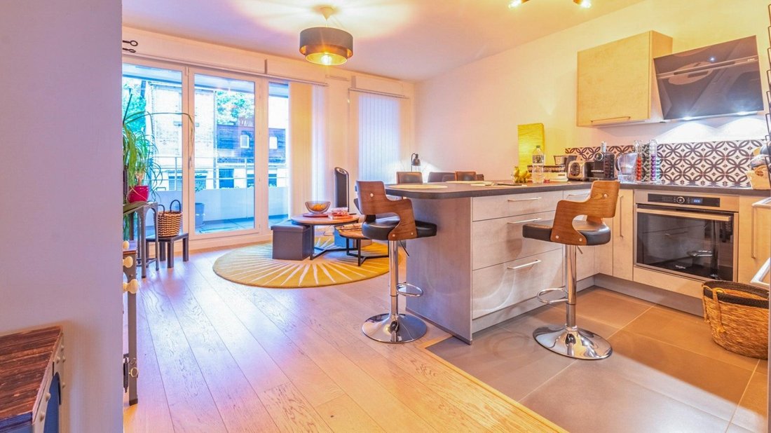Apartment in Espaces Jeunes, Issy-les-Moulineaux, France 1 - 17927798