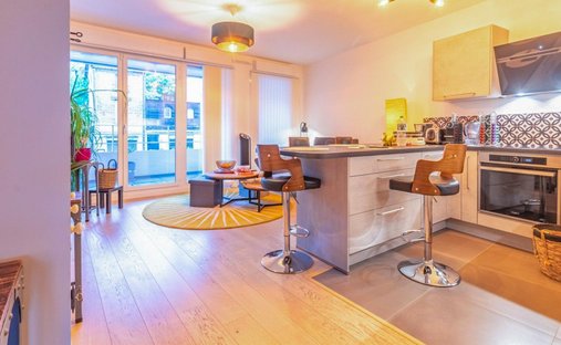 Apartment in Espaces Jeunes, Issy-les-Moulineaux, France 1