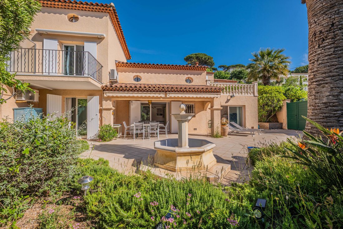 House in Nartelle-Noyer-Bellevue-bd des Sardinaux, Sainte-Maxime, France 1 - 17926823