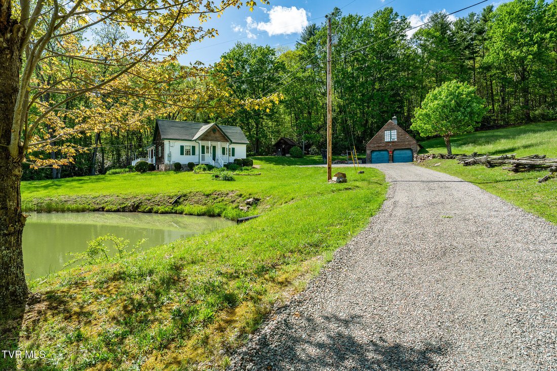 House in Mountain City, Tennessee, United States 4 - 17927279