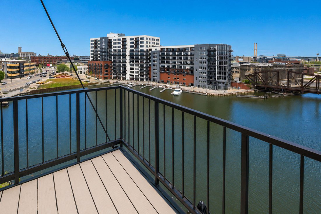 Condo in Milwaukee, Wisconsin, United States 5 - 17927335