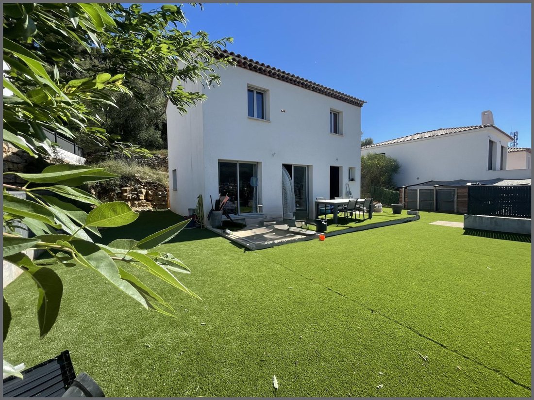 House in Le Revest-les-Eaux, Provence-Alpes-Côte d'Azur, France 4 - 17927799