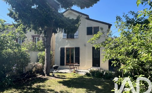 Maison à Centre Ville, Rueil-Malmaison, France 1