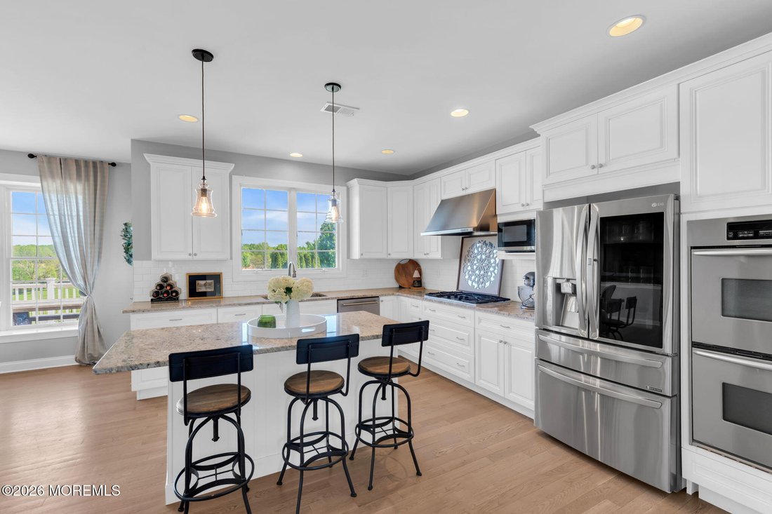 House in Upper Freehold, New Jersey, United States 4 - 17927377