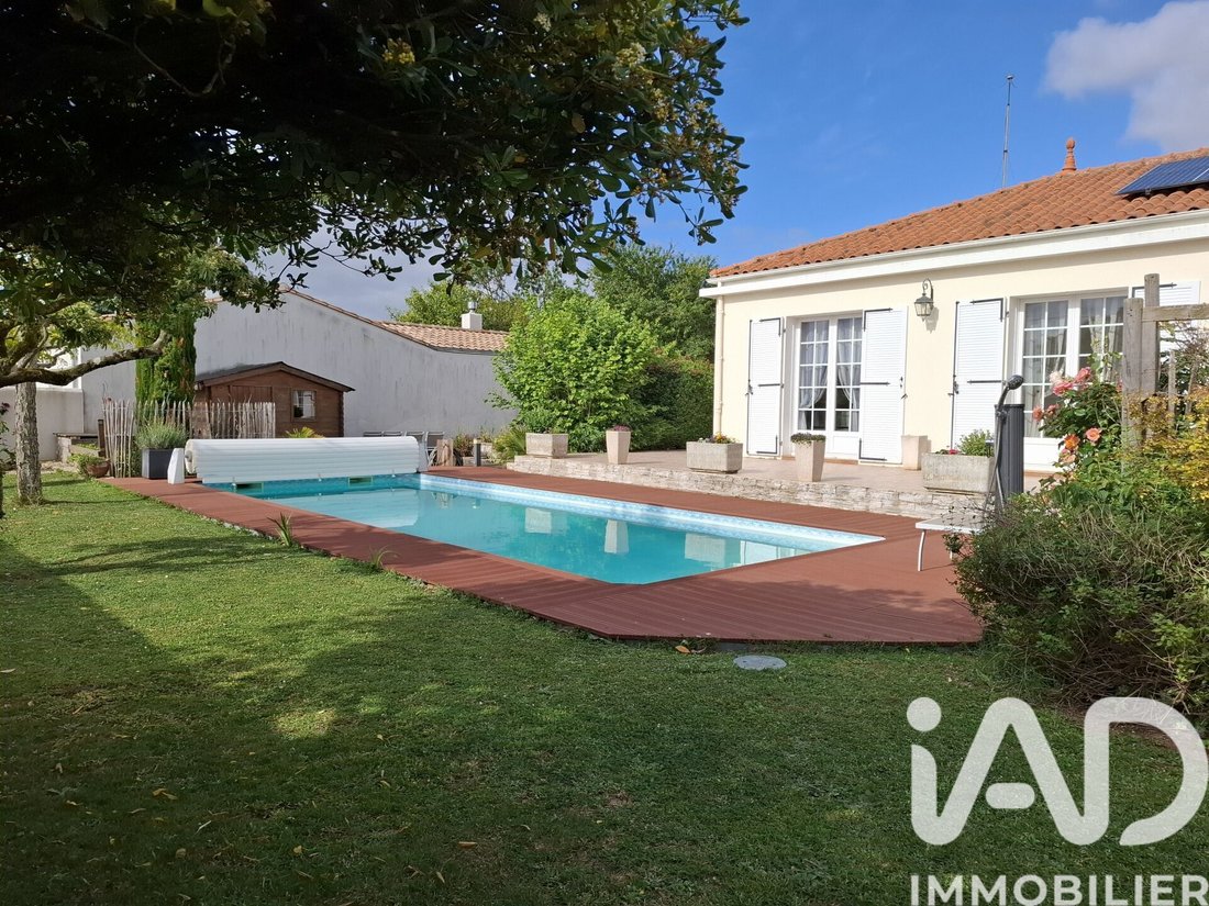 House in Dompierre-sur-Mer, Nouvelle-Aquitaine, France 1 - 17929284