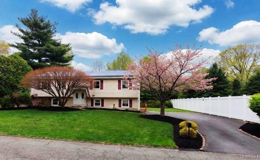 House in Valley Cottage, New York, United States 1