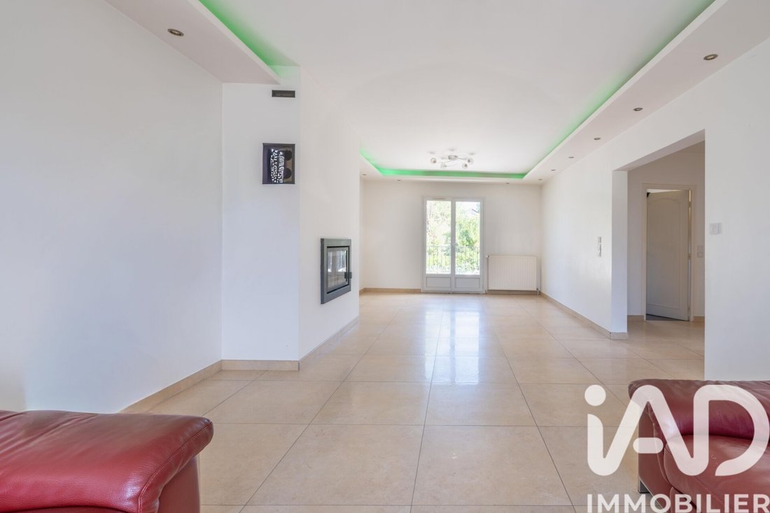 House in Villiers-sur-Marne, Ile-de-France, France 2 - 17929635