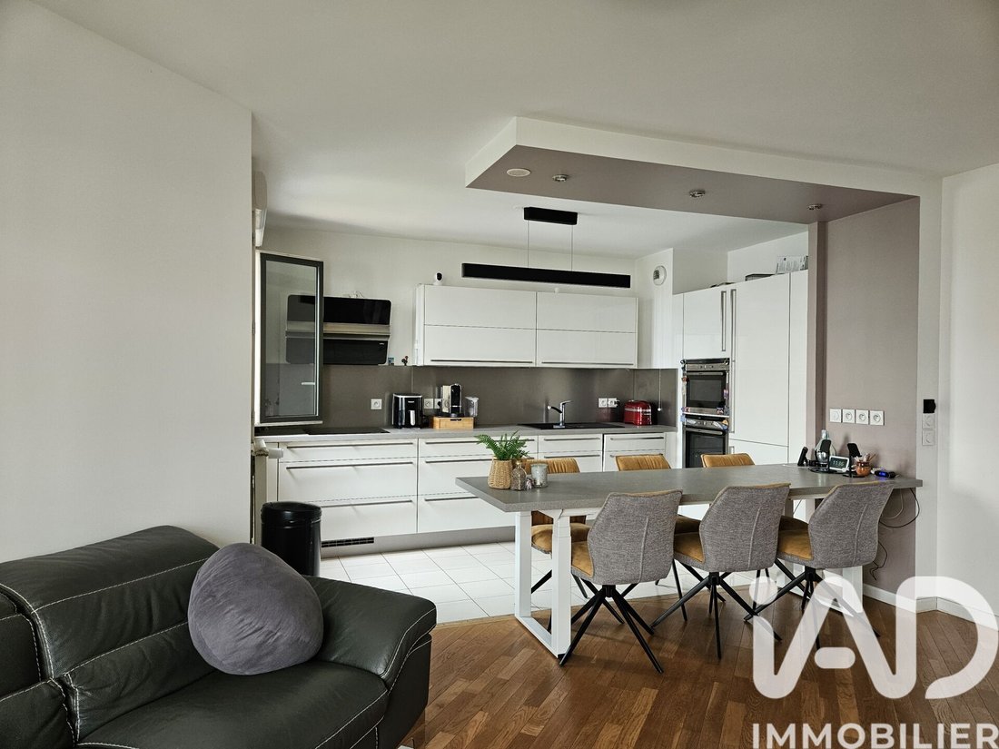 Apartment in La Fontaine-Parc des Sceaux-Croix de Berny-Centre Ville, Antony, France 2 - 17929795