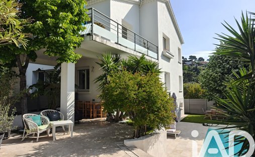 House in Beaulieu-Darboussèdes, Toulon, France 1
