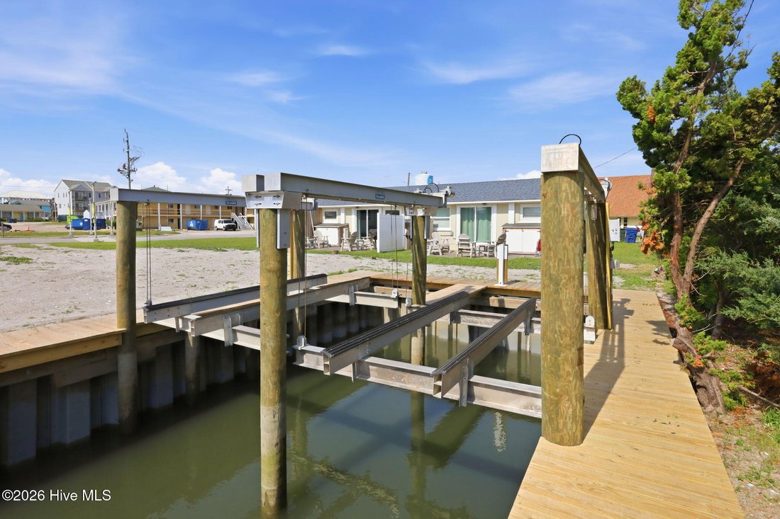 House in Atlantic Beach, North Carolina, United States 4 - 17927362