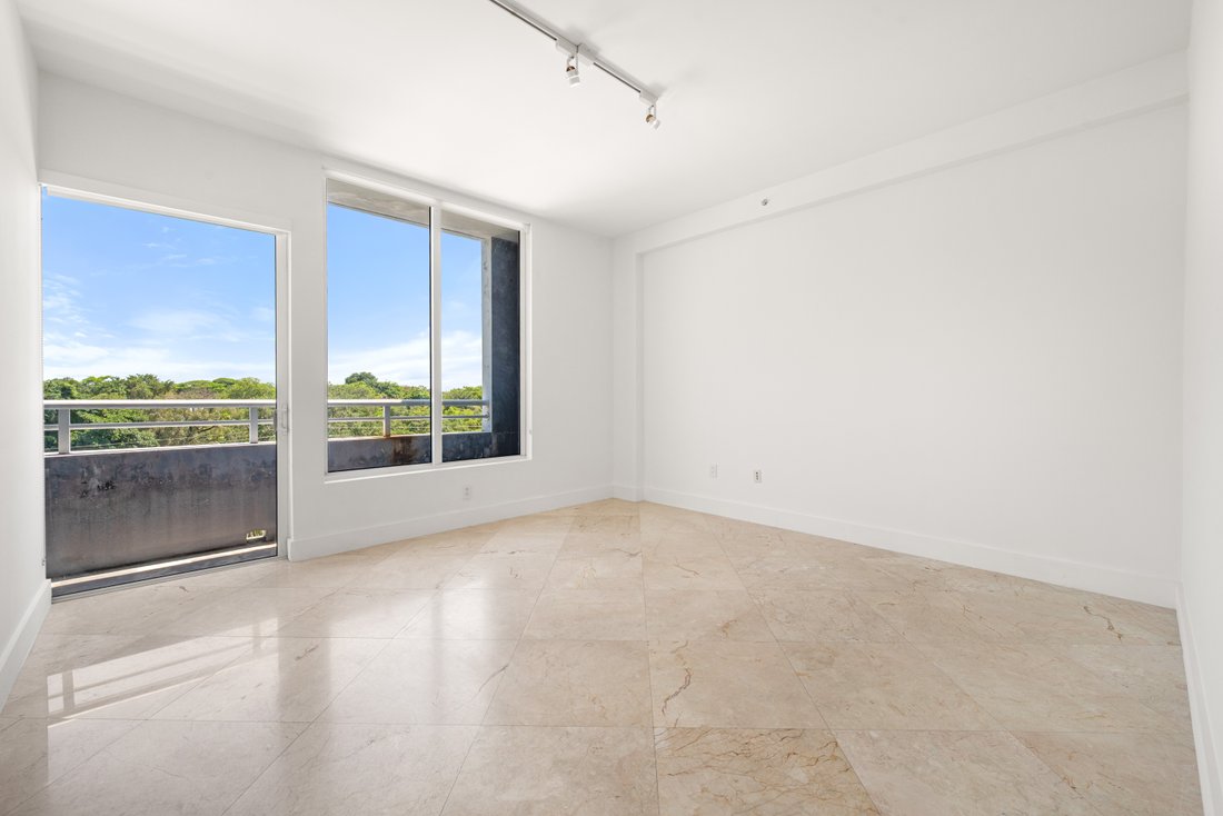 Condo in Miami, Florida, United States 3 - 17927225