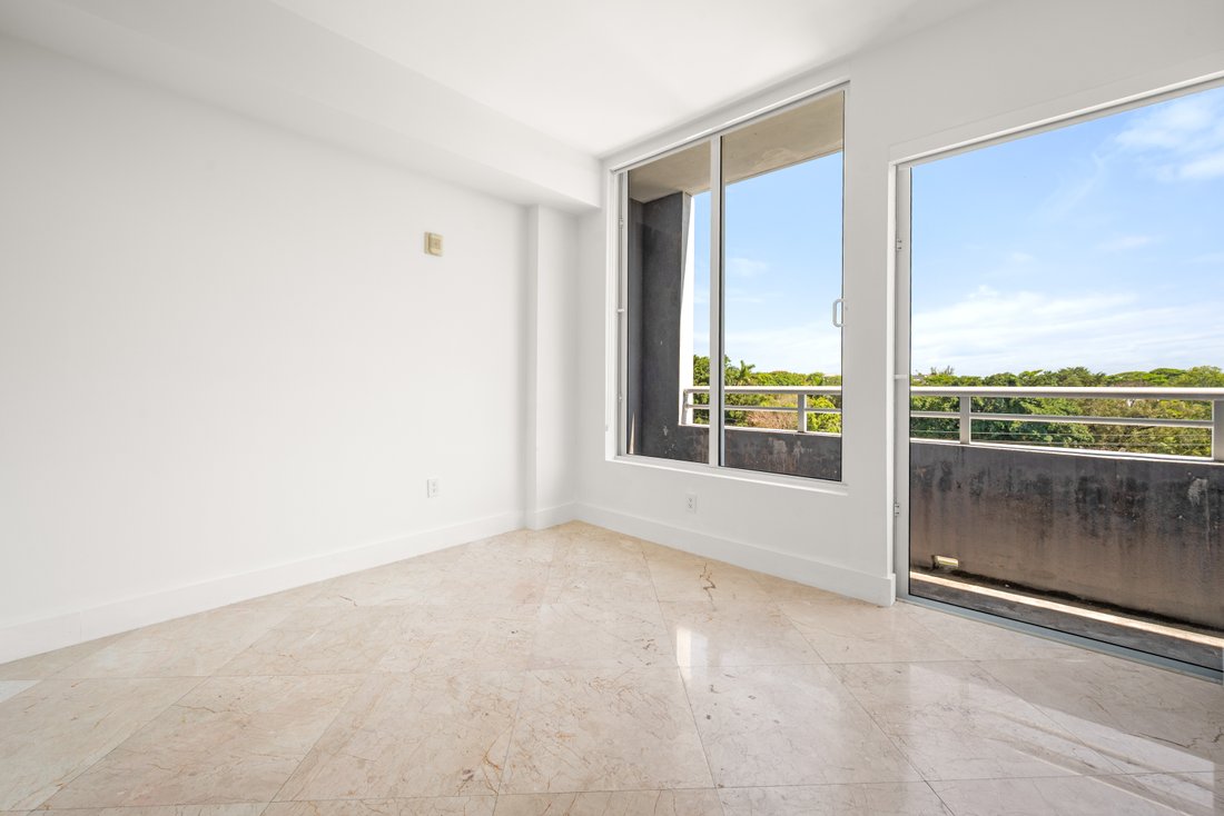 Condo in Miami, Florida, United States 5 - 17927225