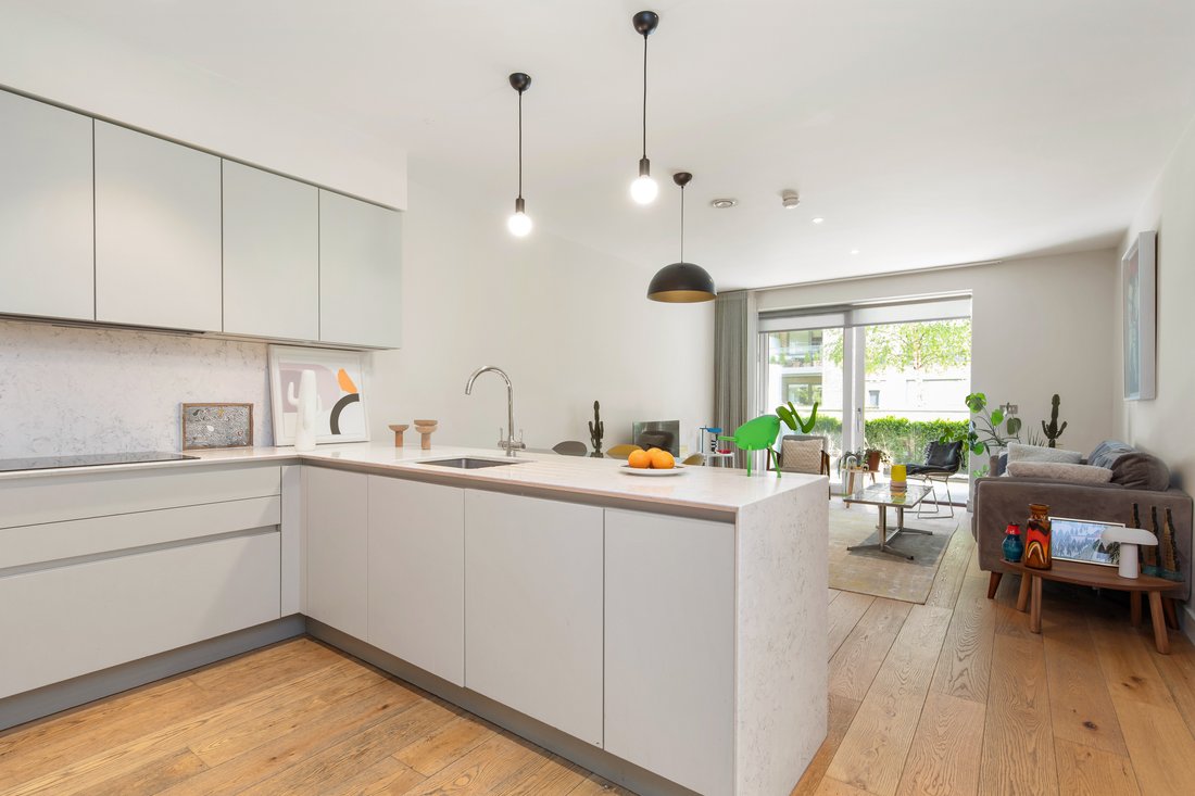 Apartment in Dublin, County Dublin, Ireland 3 - 17927227