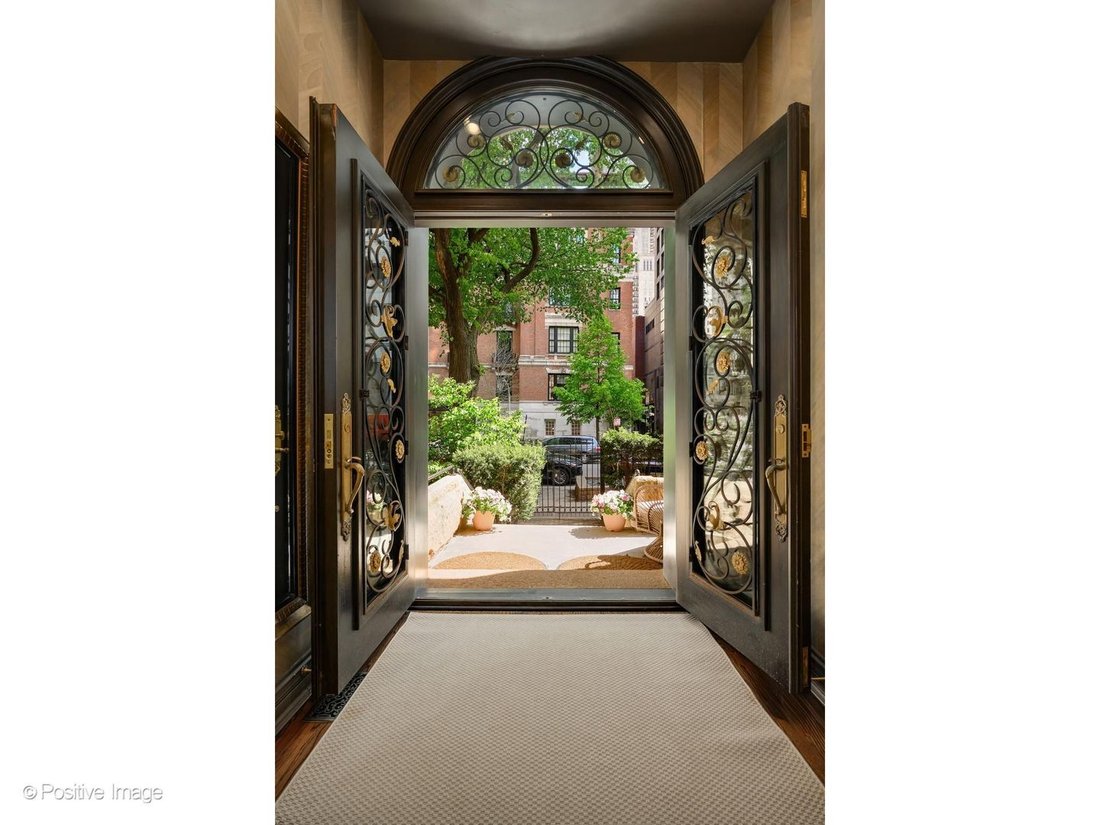 House in Chicago, Illinois, United States 2 - 17927046