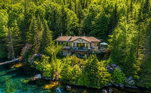 House in Stoneham-et-Tewkesbury, Quebec, Canada 1