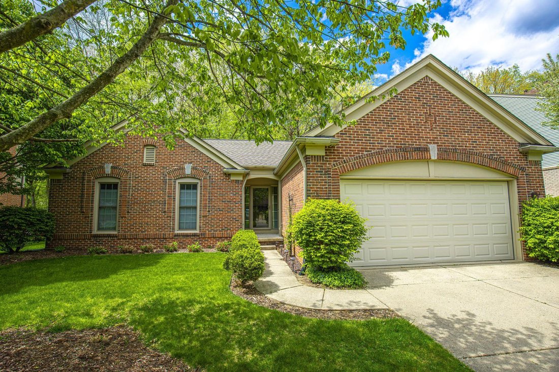 House in Pontiac, Michigan, United States 1 - 17927234