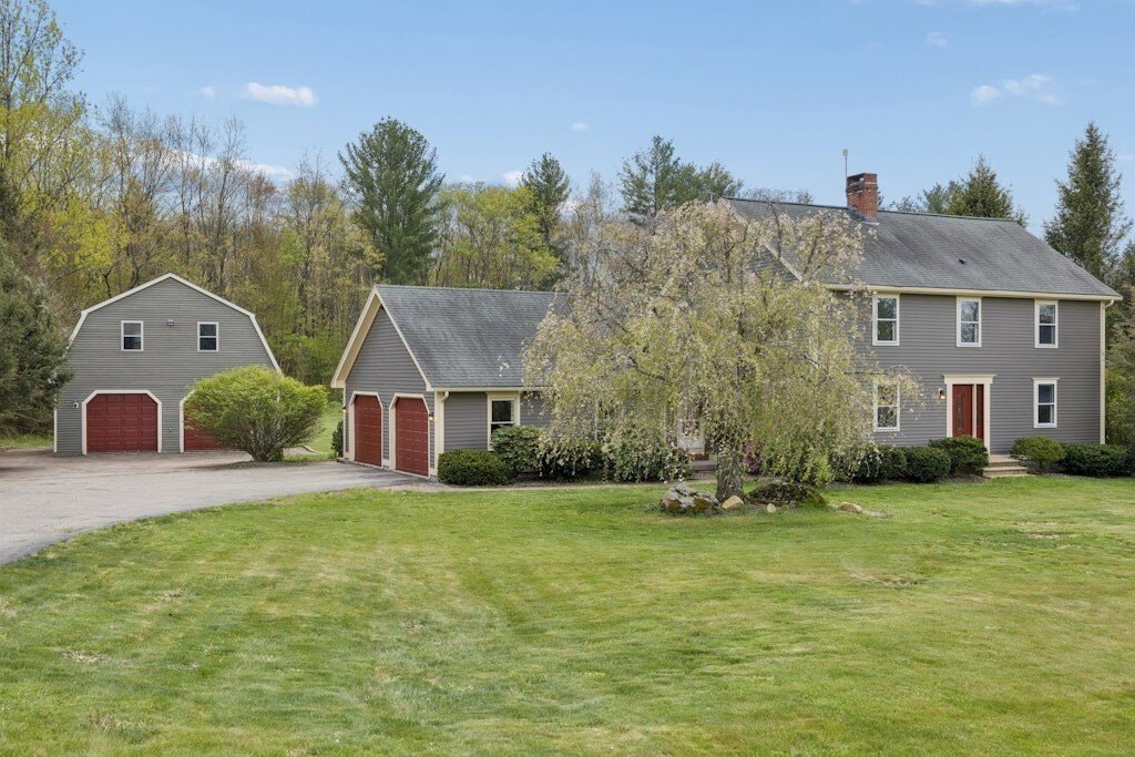 House in Spencer, Massachusetts, United States 1 - 17927454