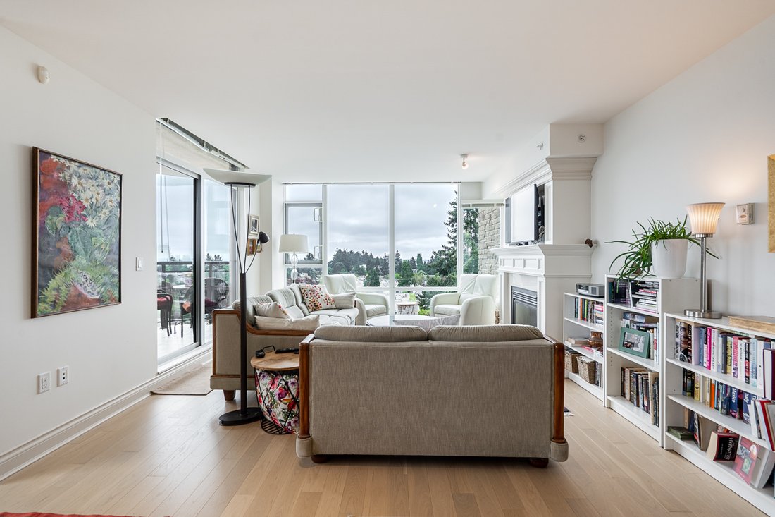 Apartment in White Rock, British Columbia, Canada 4 - 17926993