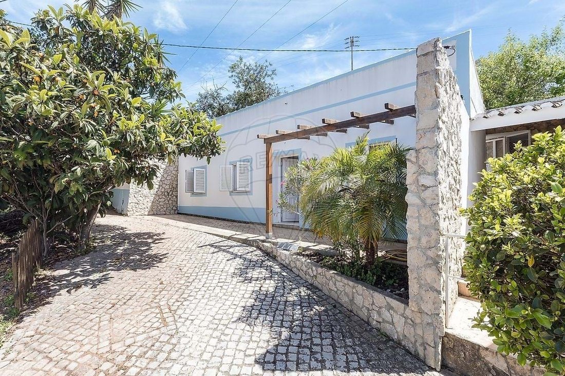 Villa in Santa Catarina da Fonte do Bispo, Algarve, Portugal 1 - 17903485
