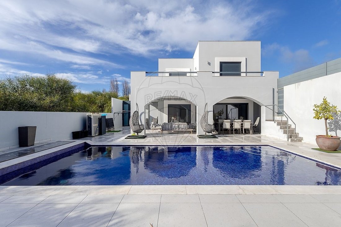 Villa in Quarteira, Algarve, Portugal 1 - 16861665