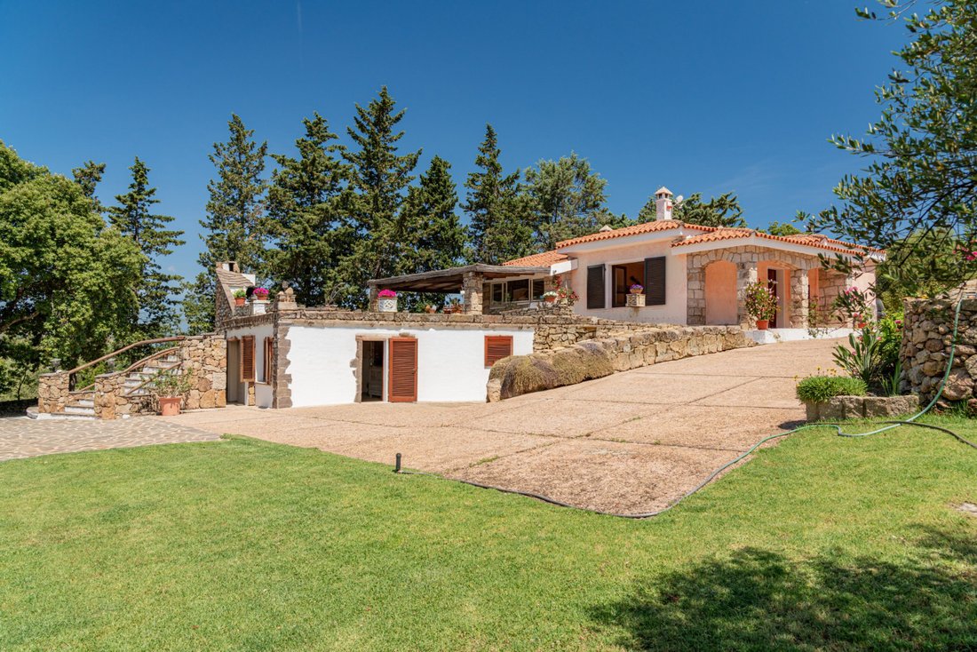 Villa in Area Arzachena Paese, Arzachena, Sardinia 1 - 17939611
