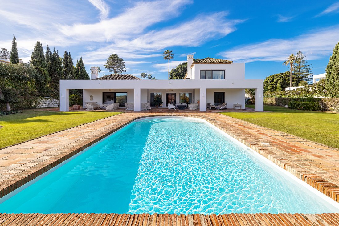 Villa in Sotogrande, San Roque, Andalusia 1 - 17927892