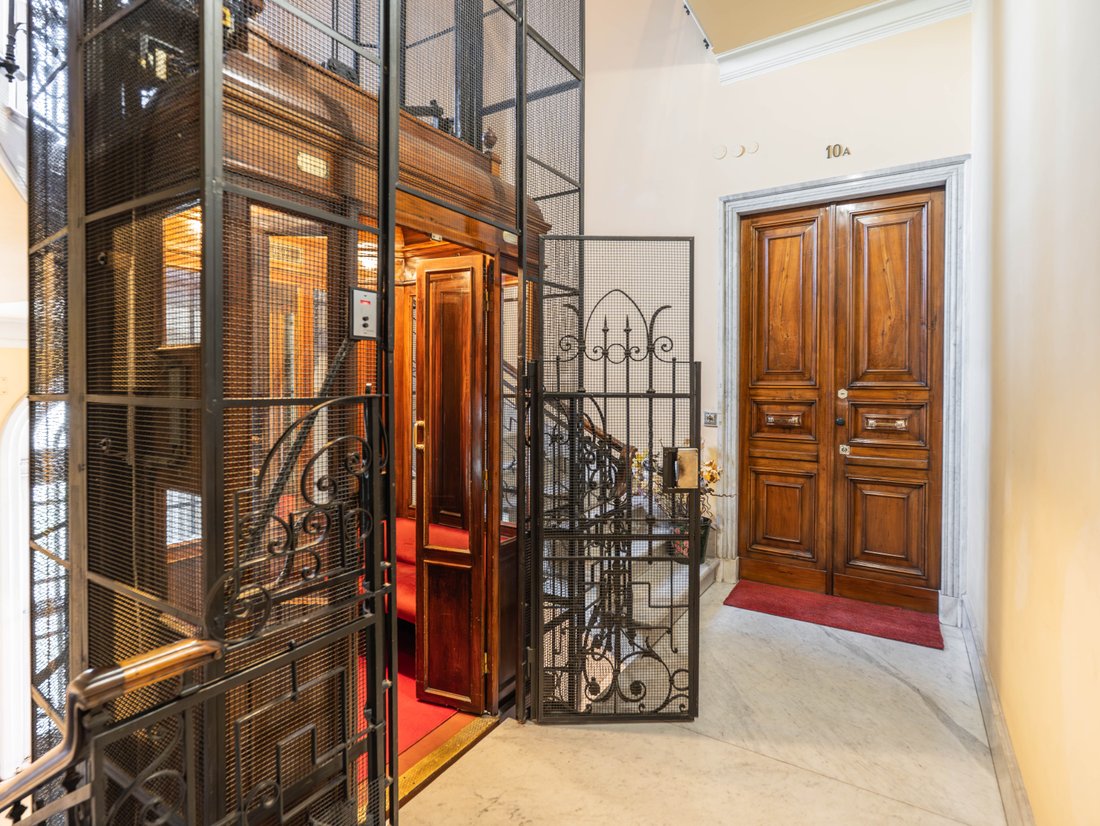 Apartment in Circonvallazione, Genoa, Liguria 4 - 17927939