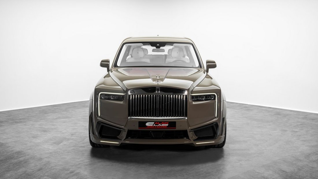 Suv in Dubai, United Arab Emirates 3 - 17938811