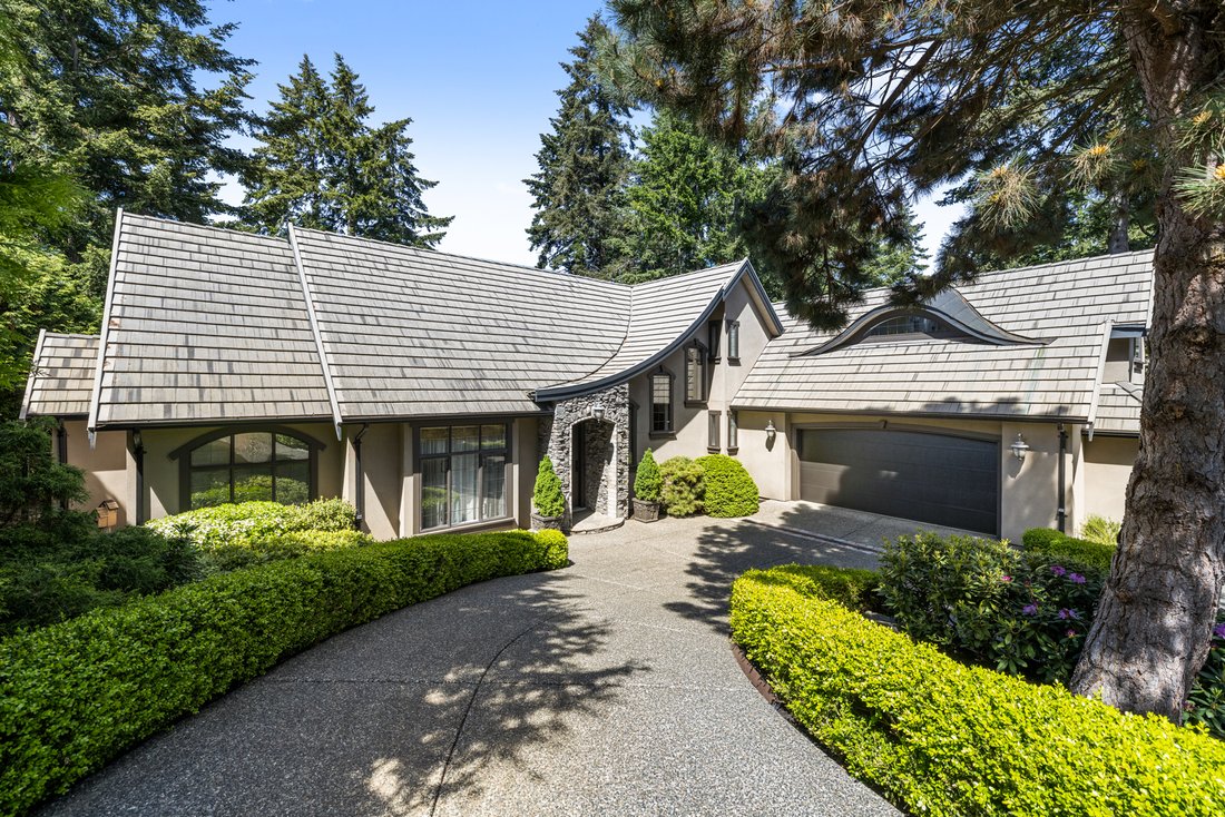 House in Nanoose Bay, British Columbia, Canada 1 - 17932354