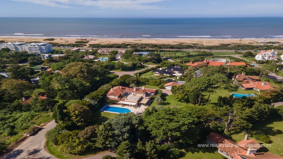 Villa in Punta del Este, Maldonado Department, Uruguay 2 - 17939601