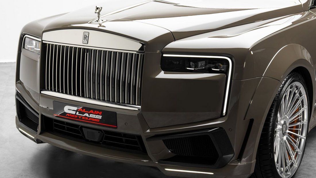 Suv in Dubai, United Arab Emirates 5 - 17938811