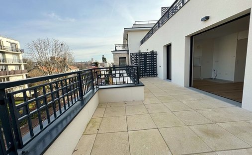 Apartment in Saint-Cloud, Ile-de-France, France 1