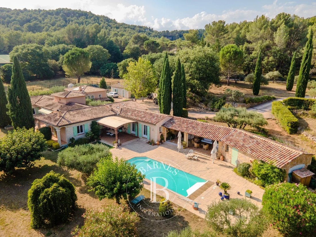 Estate in Sillans-la-Cascade, Provence-Alpes-Côte d'Azur, France 3 - 14572108