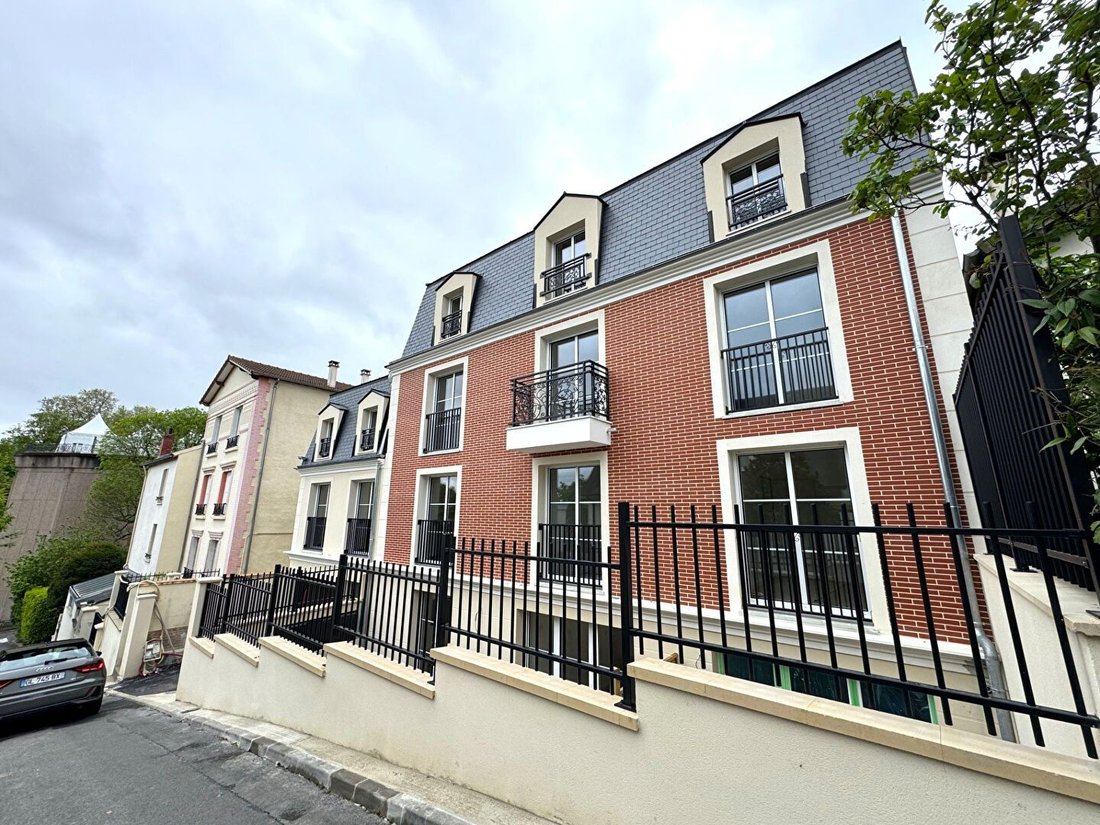 Apartment in Plateau Ouest, Suresnes, France 1 - 16467667