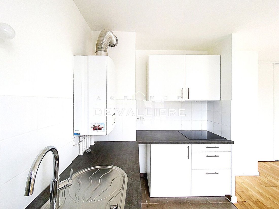 Apartment in Puteaux, Ile-de-France, France 2 - 17565878