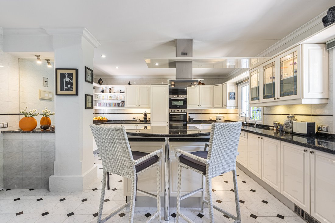 Villa in Nueva Andalucia, Marbella, Spain 5 - 17935082