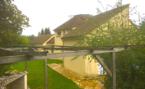 House in Montfort-l'Amaury, Ile-de-France, France 1