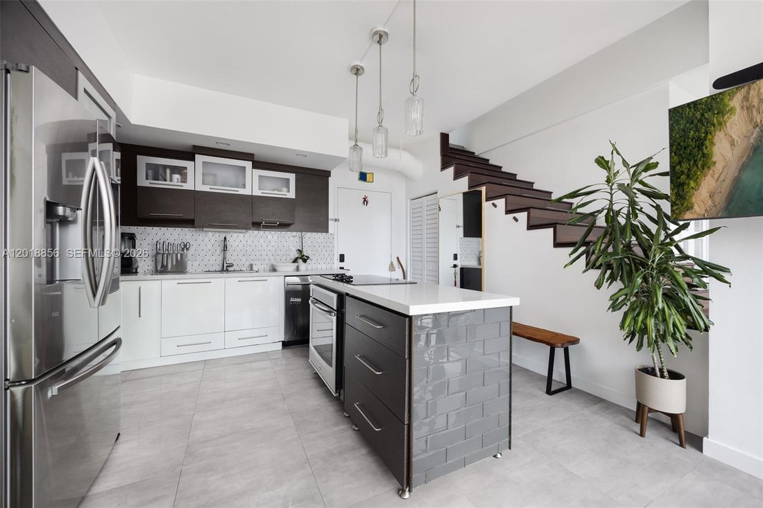 Condo in Miami, Florida, United States 4 - 17928216