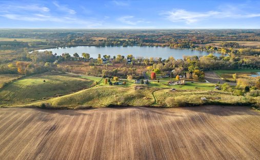 Land in Hartford, Wisconsin, United States 1