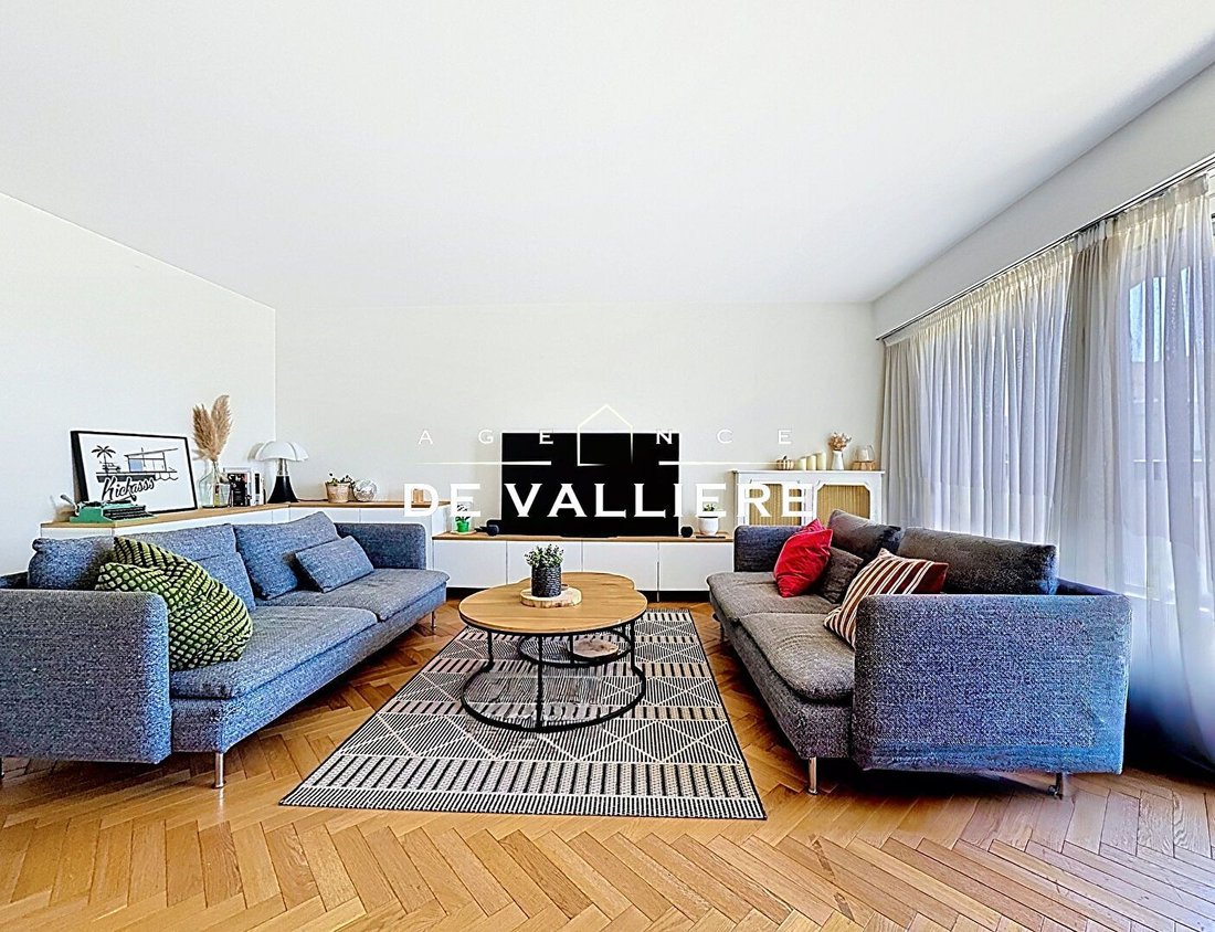 Apartment in Côte Saint Louis, Garches, France 2 - 17844579