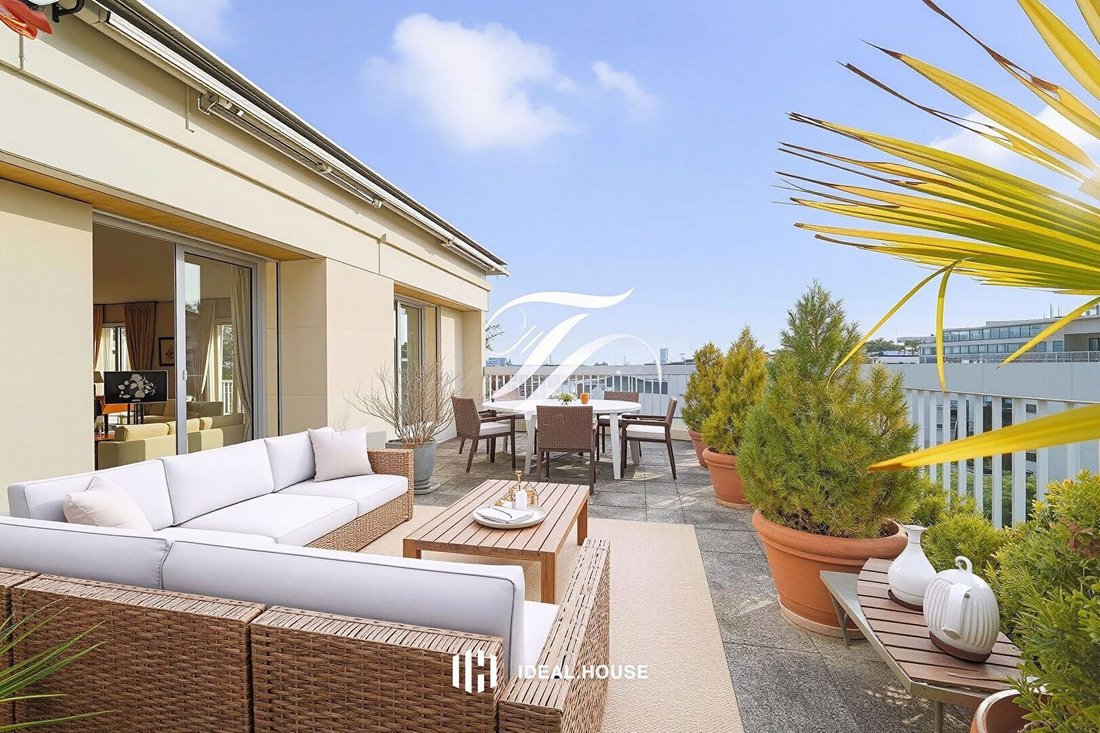 Apartamento en Bourg-La Feuillaume Nord, La Celle-Saint-Cloud, Francia 1 - 17526311